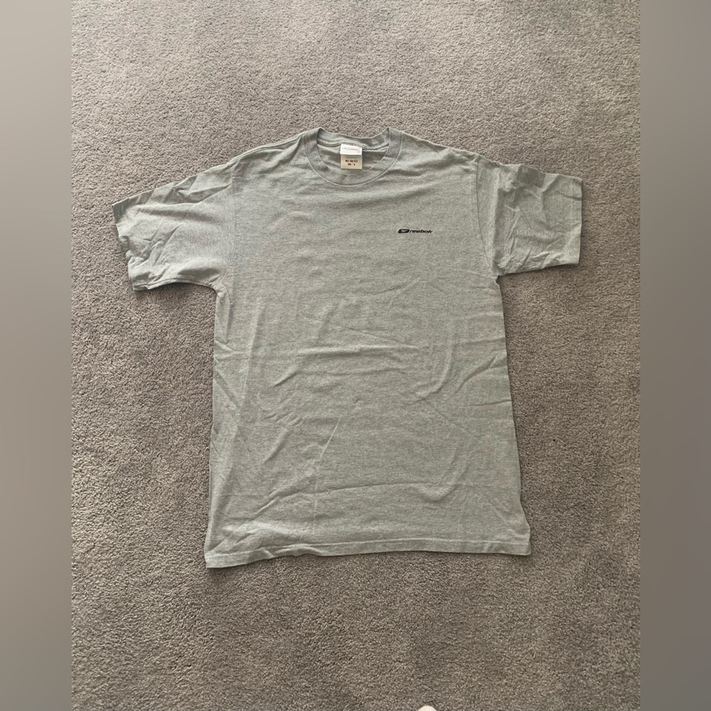 (Vintage 90’s) Reebok Shirt (Embroidered Logo)